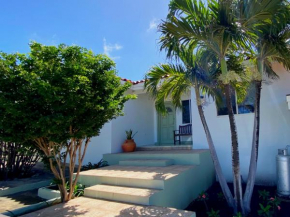 Mila's Authentic Family Getaway Aruba